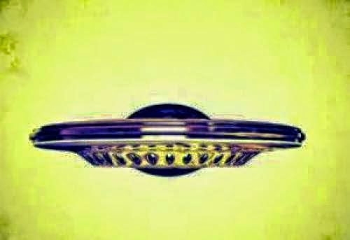 Silent Square Shaped Ufo Fly Over Nanoose Bay British Columbia