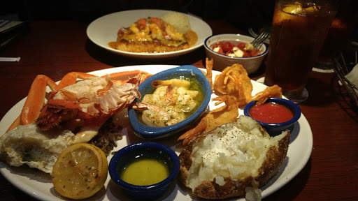Seafood Restaurant «Red Lobster», reviews and photos, 17204 Chesterfield Airport Rd, Chesterfield, MO 63005, USA