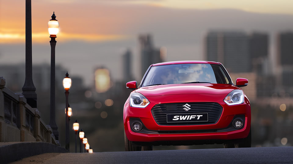 Suzuki Swift color rojo