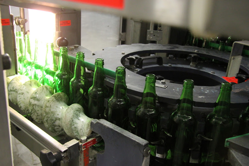Как перерабатывают стеклянные бутылки