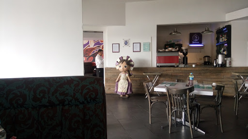María Gala Restaurante, 11 Sur y Blvd. Valsequillo, Prados de Agua Azul, 72430 Puebla, Pue., México, Restaurante de comida para llevar | PUE