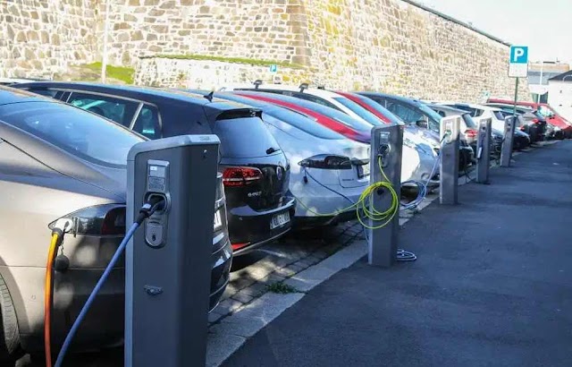 Noruega primer país del mundo que supera el 50% de automóviles eléctricos vendidos 