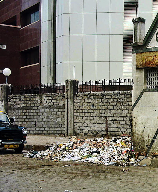garbage lying on roadside