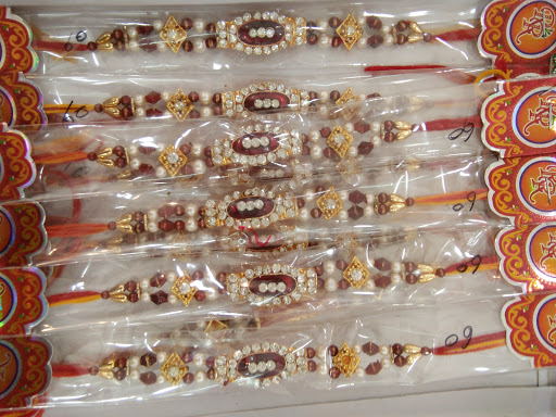 Tirupati Saree & Suits, 21.892033, 83.395358, Ramnivas Chowk, Raigarh, Chhattisgarh 496001, India, Saree_Store, state CT