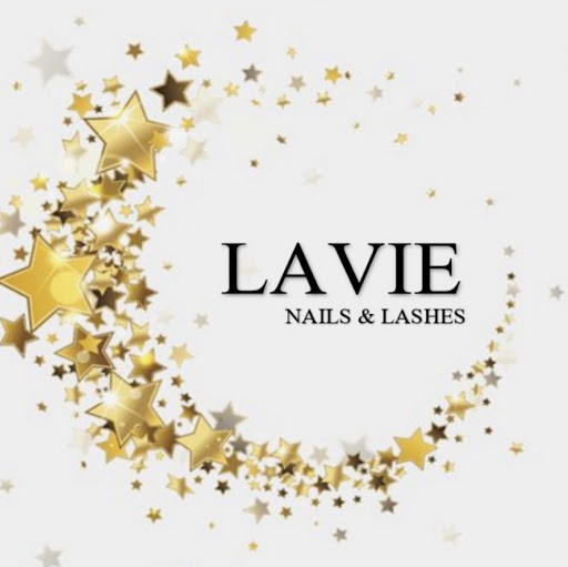 Lavie Nais and Lashes