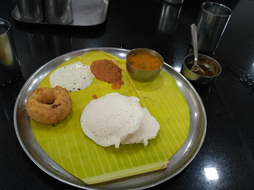 Sri Madhuram Vegetarian Restaurant, High Ground Rd, Palayamkottai, Tirunelveli, Tamil Nadu 627002, India, Restaurant, state TN