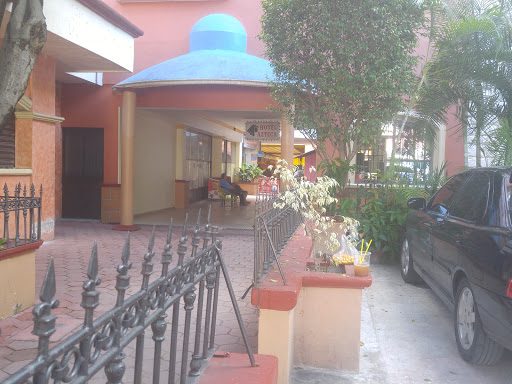 Hotel Azteca, Calle José María Morelos y Pavón 74, Centro, 40000 Iguala de la Independencia, Gro., México, Hotel en el centro | GRO
