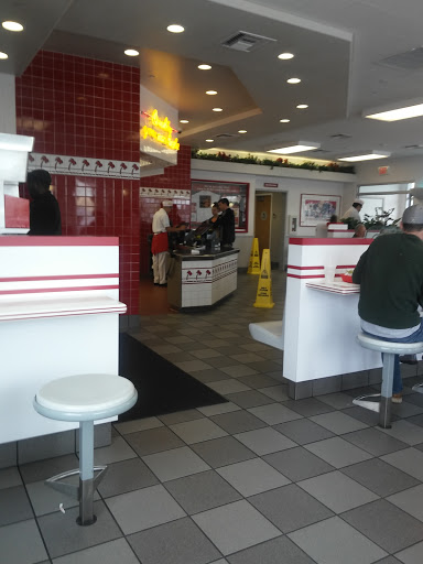 Hamburger Restaurant «In-N-Out Burger», reviews and photos, 216 Vintage Way, Novato, CA 94945, USA