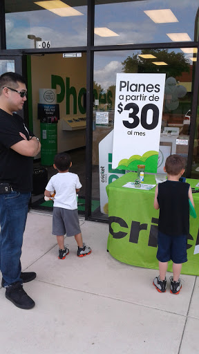 Cell Phone Store «Cricket Wireless Authorized Retailer», reviews and photos, 11219 Potranco Rd #106, San Antonio, TX 78253, USA