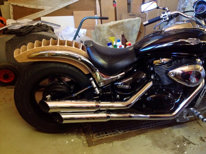 Custom fiberglass rear fender for M800 IMAGE_60