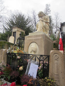 París y Versalles bajo la lluvia (19-23 diciembre 2012) - Blogs de Francia - Día 2. Cementerio de Peré Lachaise, itinerario por el centro y Torre Eiffel. (2)