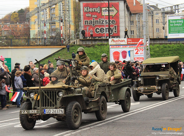 Grupy rekonstrukcyjne na paradzie niepodległości w Gdyni