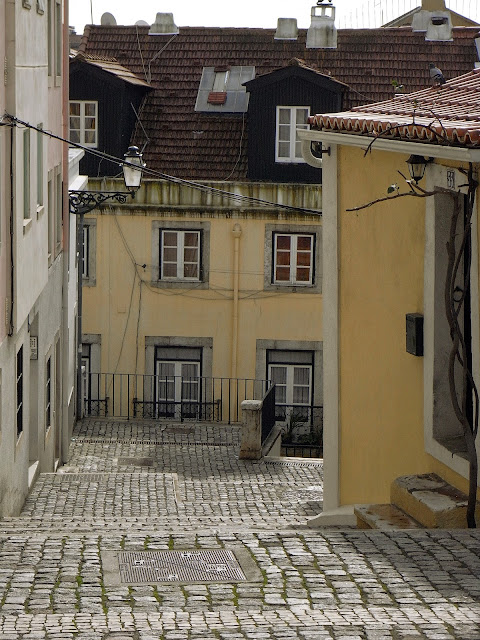 2.- 5ª feira: BARRIO ALTO y CASTILLO SAN JORGE - LISBOA SIN FADOS (2)