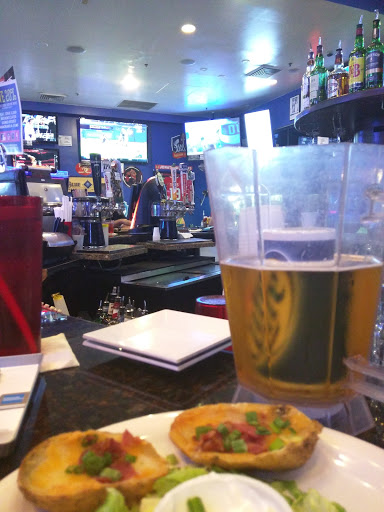 Sports Bar «Friendly Confines Sports Restaurant», reviews and photos, 7025 Co Rd 46A, Lake Mary, FL 32746, USA