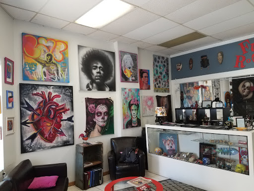 Tattoo Shop «Funky Rooster Tattoo and Art Gallery», reviews and photos, 73 S Grove Ave, Elgin, IL 60120, USA