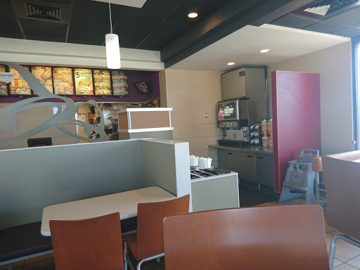 Mexican Restaurant «Taco Bell», reviews and photos, 1007 N Main St, Cloverdale, IN 46120, USA