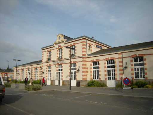 Gare de Dol de Bretagne