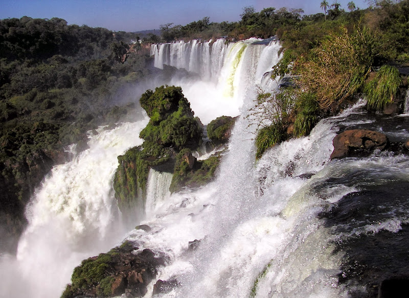 2 дня на водопаде Игуасу  с аргентинской стороны.
