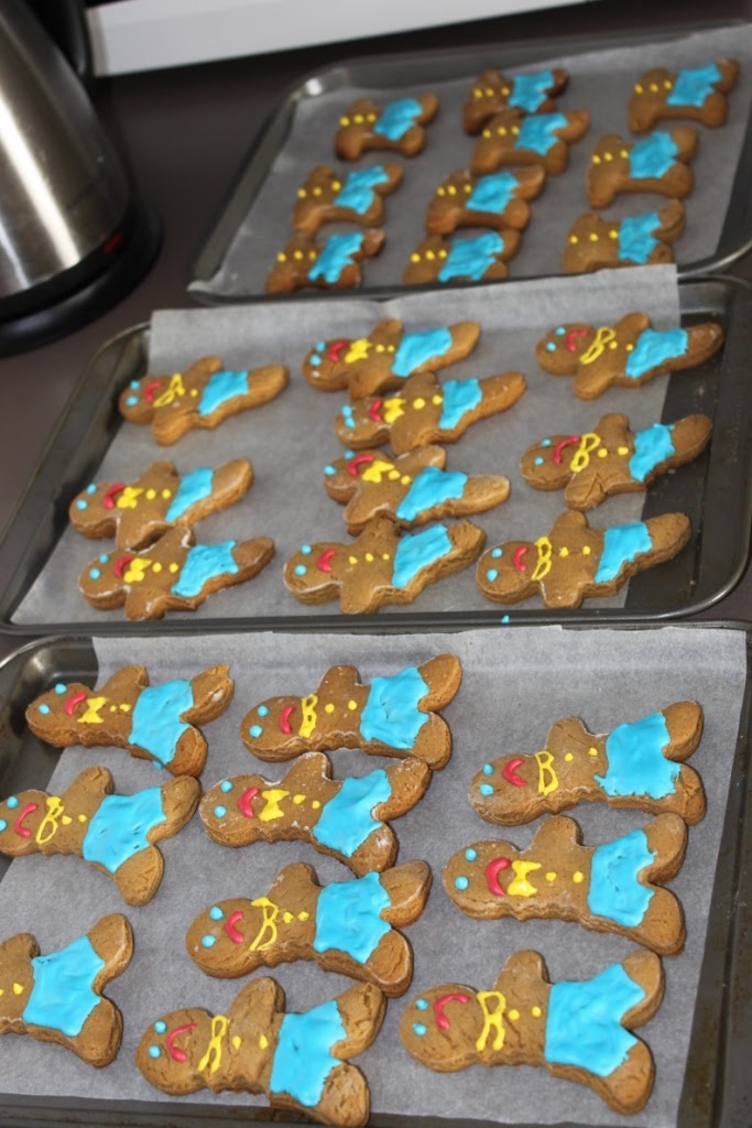 The Teensy, Tiny, Insignificant Details: Sad Little Emo Gingerbread Men