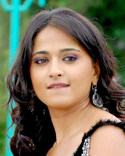 Dhanya Menon Photo 32