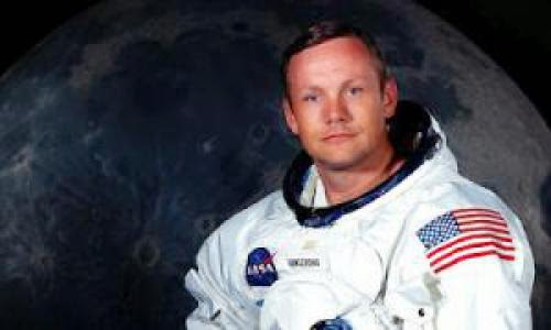 Neil Armstrong First Man On The Moon Dies Aged 82