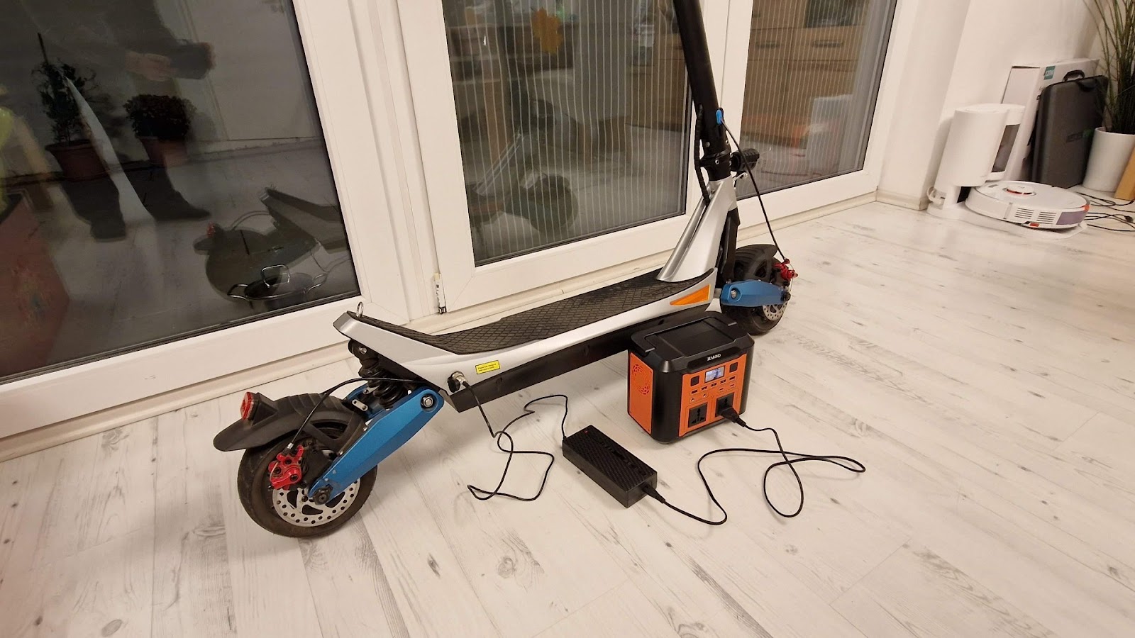 Varla commuter scooter