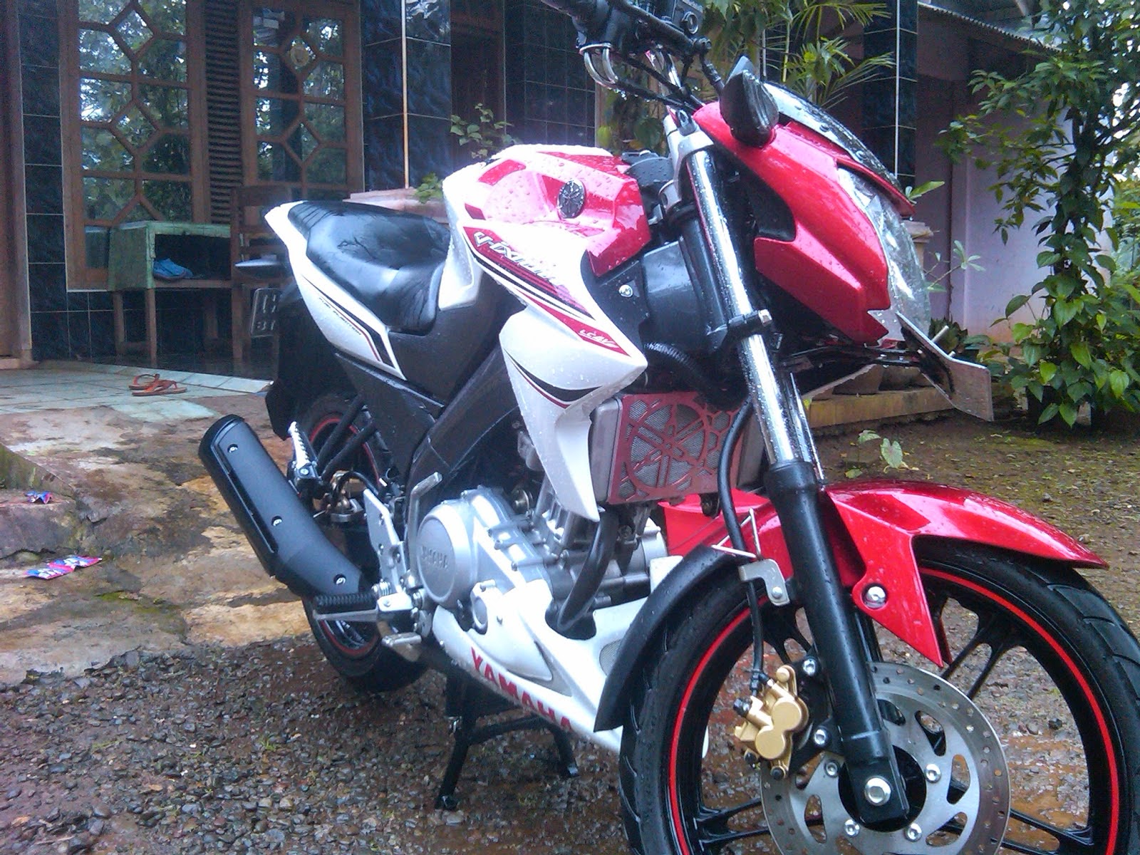 Modifikasi Striping Cb150r Putih Merah