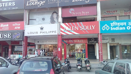 Louis Philippe Store, Ground Floor & Basement, SCO 388, Sector 8, Panchkula, Haryana 134108, India, Formal_Clothing_Store, state HR