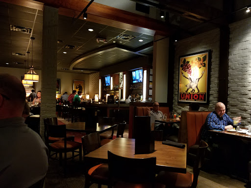Eclectic Restaurant «Zea Rotisserie & Bar», reviews and photos, 110 Lake Dr, Covington, LA 70433, USA