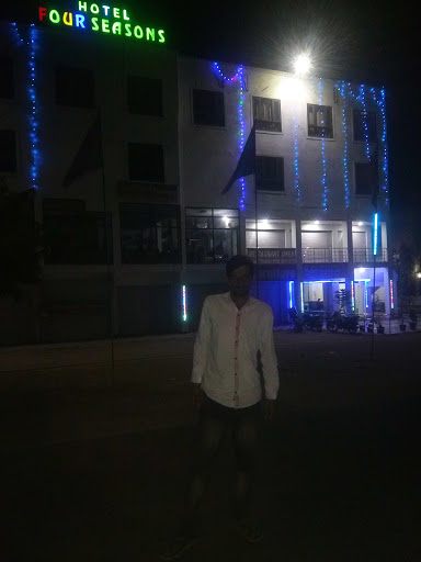 Hotel Four Seasons, NH 86, Mahton Plaza, Chhatrasal Chowk to Sagar Road, Shanti Nagar, Chhatarpur, Madhya Pradesh 471001, India, Indoor_accommodation, state MP