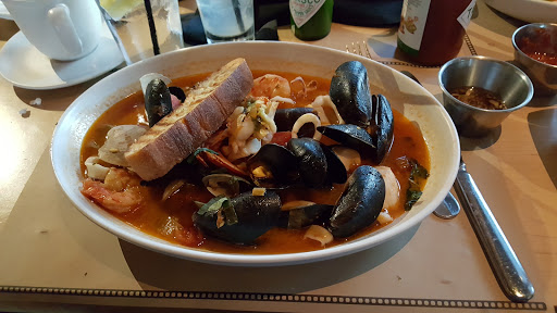 Seafood Restaurant «Legal on the Mystic», reviews and photos, 301 Great River Rd, Somerville, MA 02145, USA