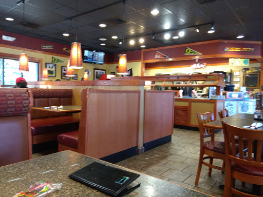 Pizza Restaurant «Pizza Hut», reviews and photos, 3302 Commercial St SE, Salem, OR 97302, USA