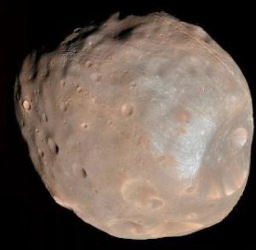 Phobos Imaged By Hirise