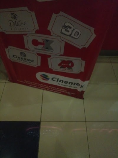 Photos of Cinemex La V&iacute;a