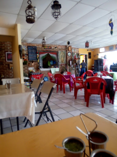 Antojitos Mexicanos Los Compas, Calle Nicaragua 402, Arbide, 37360 León, Gto., México, Restaurante nicaragüense | GTO
