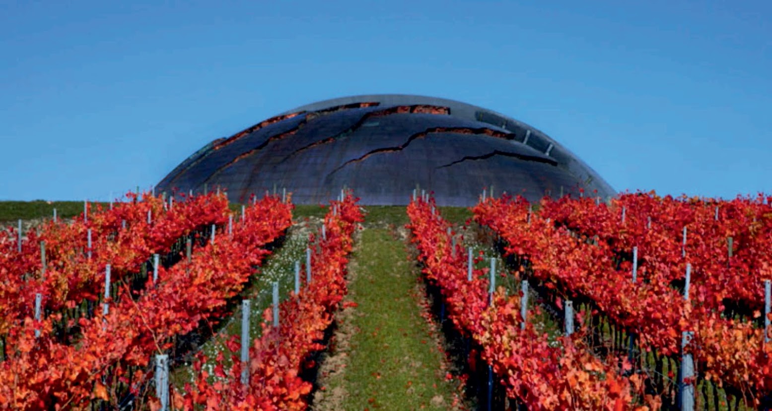 Cracovia, Polonia: [CARAPACE WINERY BY ARNALDO POMODORO]