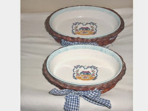  Pair Teamson Porcelain Baking Dishes with Baskets