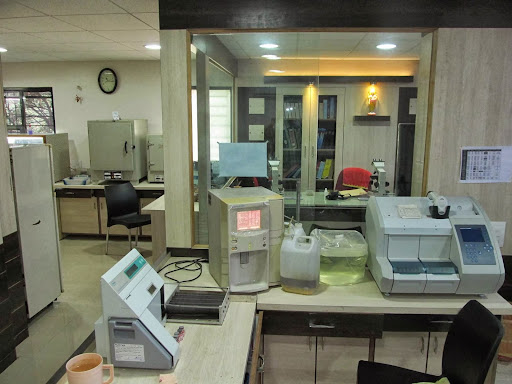 Micropath Laboratory, Om Plaza, Kond Lane,, Lakshmipuri, Kolhapur, Maharashtra, India, Medical_Laboratory, state MH