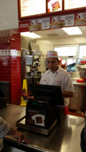 Hamburger Restaurant «In-N-Out Burger», reviews and photos, 108 E Easton St, Rialto, CA 92376, USA