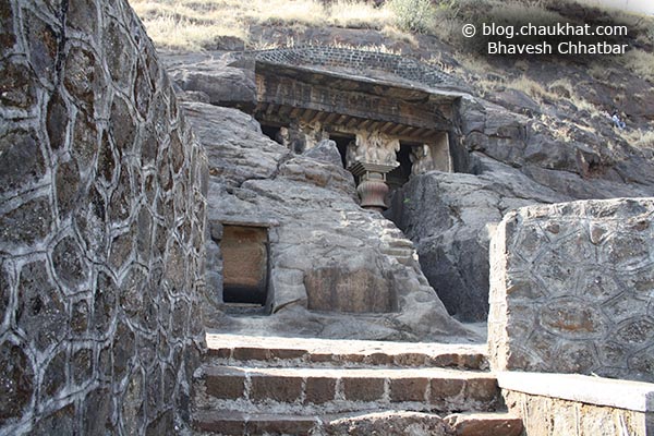 The last few steps to reach the entrance of the Bedse Caves