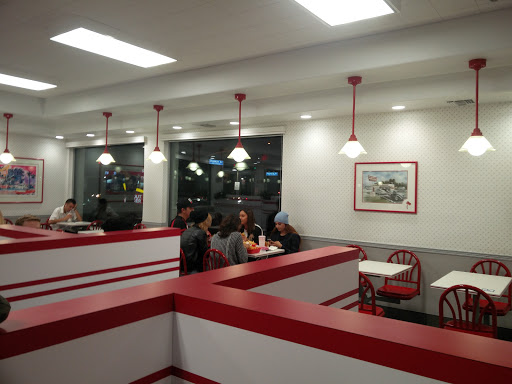 Hamburger Restaurant «In-N-Out Burger», reviews and photos, 825 W Chapman Ave, Placentia, CA 92870, USA