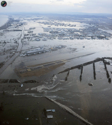 [Internacional] Diversas Fotos do Aeroporto Inundado no Japão (Sendai)  Aerop+Sendai_Japao_Tsunami_mar2011+%252823%2529