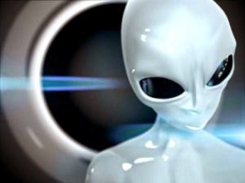 16 Famous People Who Believe In Aliens