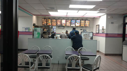 Mexican Restaurant «Taco Bell», reviews and photos, 622 Market St, Elmwood Park, NJ 07407, USA