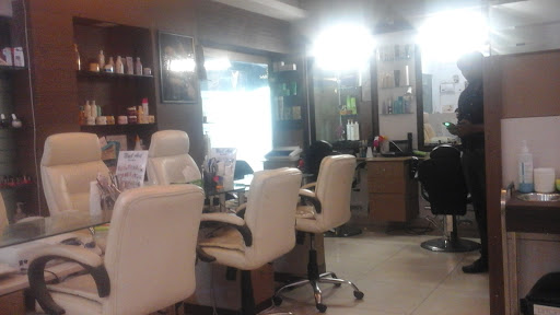 Pretty, 253, 1st Floor, Shahpur Jat, New Delhi, Delhi 110049, India, Nail_Salon, state UP