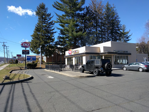 Fast Food Restaurant «DQ Grill & Chill Restaurant», reviews and photos, 1731 Meriden-Waterbury Turnpike, Milldale, CT 06467, USA