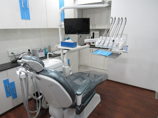 Crescent Smiles Dental Clinic, 14, Ashwini Bazaar Rd, Basti Ram Jiki Badi, Udaipur, Rajasthan 313001, India, Clinic, state RJ