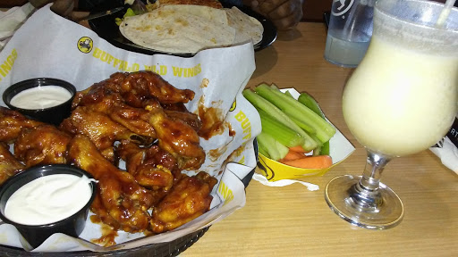 Chicken Wings Restaurant «Buffalo Wild Wings», reviews and photos, 1112 Deer Park Ave, North Babylon, NY 11703, USA