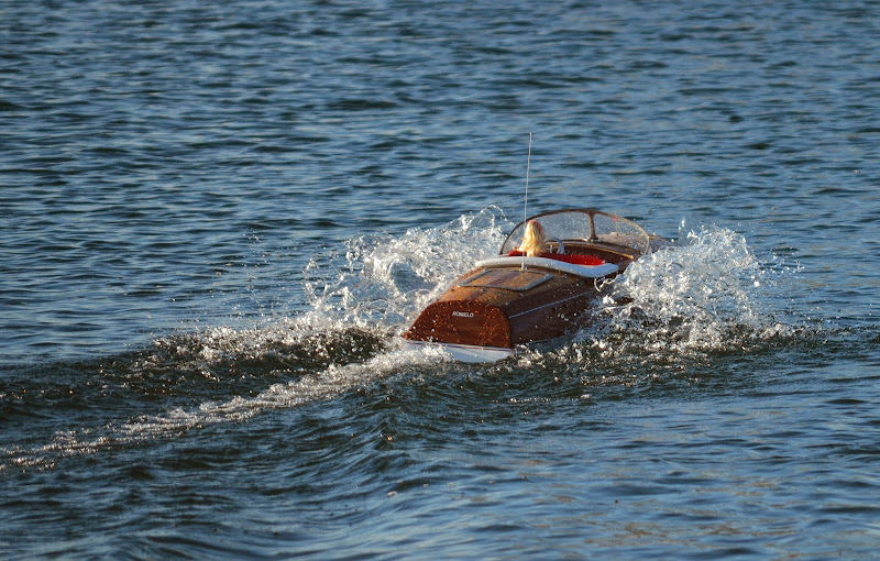 "Romelo" le Riva de Hugues Romelo%2520Hugues%25201