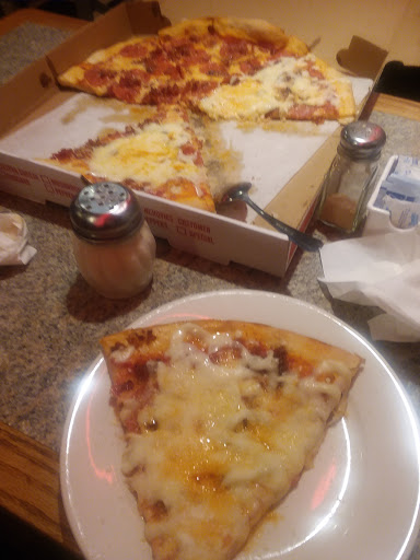 Pizza Restaurant «Federicos», reviews and photos, 700 Main St, Belmar, NJ 07719, USA